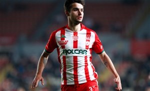 اتفاق وحشتناک برای فوتبالیست اسپانیایی؛ جراحت زانو با میخ تابلوی تبلیغاتی +عکس