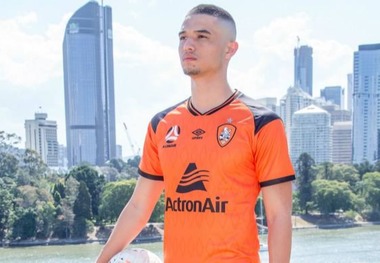 اولین نیوزلندی تاریخ لیگ ایران خواننده از آب درآمد!