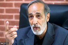 نصرت‌الله تاجیک: یکی از نقاط ضعف ترامپ در مدیریت افکار عمومی این است که صداهای مختلف از داخل آمریکا بیرون می‌آید/ ایران هم امتیازاتی دارد و کارهایی کرده  که باید با «اطلاع‌رسانی سریع‌تر» تکمیل شود