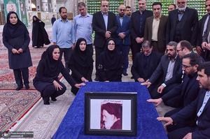 تجدید میثاق مدیران و کارکنان نهاد کتابخانه‌های عمومی کشور با آرمان‌های امام خمینی (س)