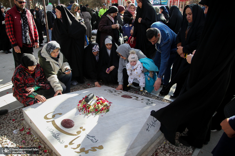 مهمانی لاله ها در قطعه شهدای بهشت زهرا