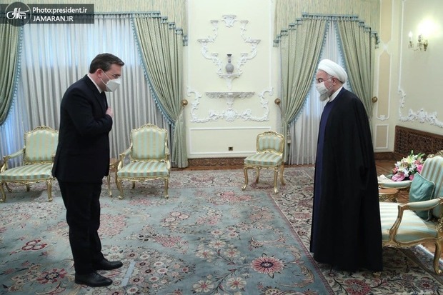 روحانی: با لغو تحریم ها فضای جدیدی برای تعاملات اقتصادی ایران با جهان ایجاد خواهد شد/ کشورهای دوست برای استفاده از این فرصت تلاش کنند