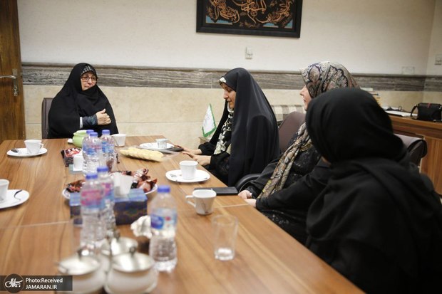 زهرا بهروزآذر معاون رئیس‌جمهور با دکتر فاطمه طباطبایی دیدار کرد