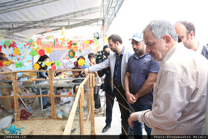 بازدید احمد مسجد جامعی از نمایشگاه «عطر یاس» در حرم مطهر امام خمینی(س)-2
