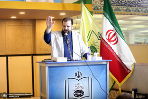 محفل شعر «حضور» در غرفه موسسه تنظیم و نشر آثار امام خمینی(س) نمایشگاه قرآن کریم