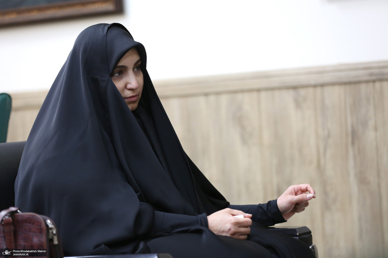 دیدار نرجس سلیمانی با دکتر علی کمساری ریاست موسسه تنظیم ونشرآثار امام خمینی (س)