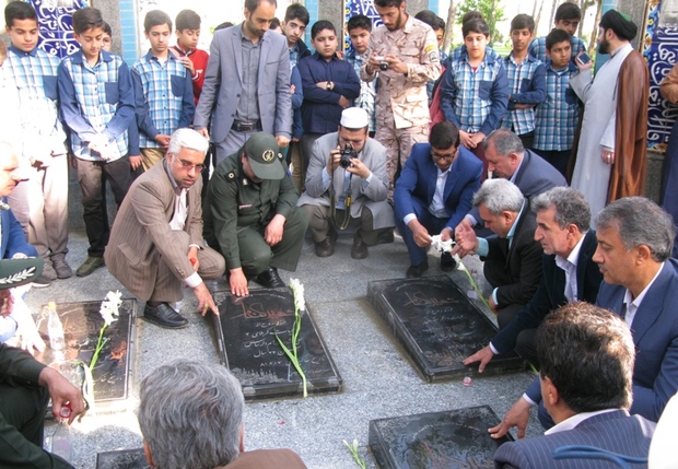 معلمان و دانش آموزان گنبدی با شهدا تجدید میثاق کردند