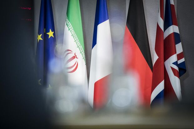 روزنامه دولت: آمریکا سعی دارد تا اتفاقات ذاتی را به عنوان امتیاز به ایران بفروشد