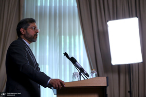 نشست خبری سعید خطیب زاده با موضوع مجمع گفتگوی تهران