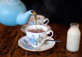 توصیه‌های یک «استاد شیمی» برای نوشیدن چای به بهترین شکل: از افزودن نمک تا گریپ‌فروت و دمای 90 درجه!