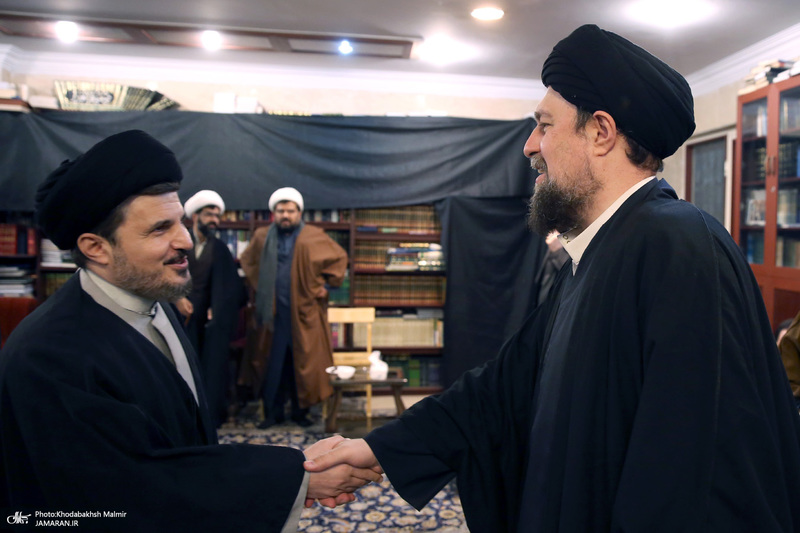 حضور جمعی از شخصیت های سیاسی در منزل مرحوم آیت الله موسوی بجنوردی (ره) -3