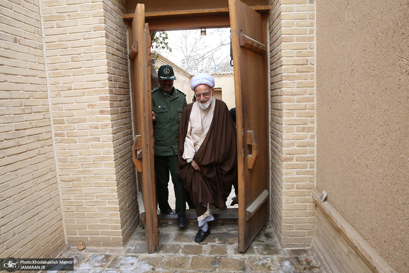 بازدید نماینده ولی فقیه در استان مرکزی از رویدادهای فرهنگی و هنری هفته بر آستان آفتاب