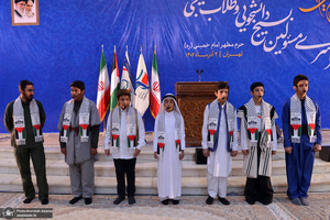 گردهمایی سراسری بسیج دانشجویی و طلاب در حرم مطهر امام خمینی (س) - 1