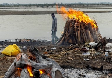 نخست وزیر هند زنگ خطر کرونا را به صدا در آورد/هندی ها به خرافات روی آورده اند