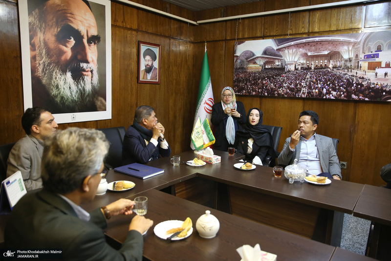 بازدید محمد بن سیو وزیر کشاورزی  و امنیت غذایی کشور مالزی از  بیت امام خمینی (س) در جماران