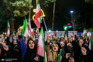 هفتاد و نهمین اجتماع پر شور مردم در میدان هفت حوض