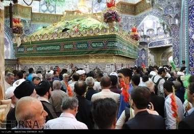 قم در سالروز میلاد علمدار کربلا غرق در نور است