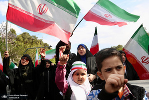 یادبود چهلمین روز شهادت مظلومانه دانش‌آموزان میناب در پی حملات وحشیانه صهیونی-آمریکایی