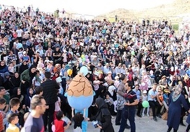 استقبال مردم زنجان از جشن حامیان انرژی