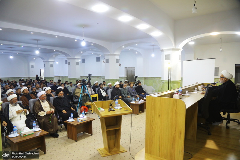 نشست «قرآن و عترت، محور اتحاد مسلمانان در اندیشه امام خمینی(س)» به زبان اردو