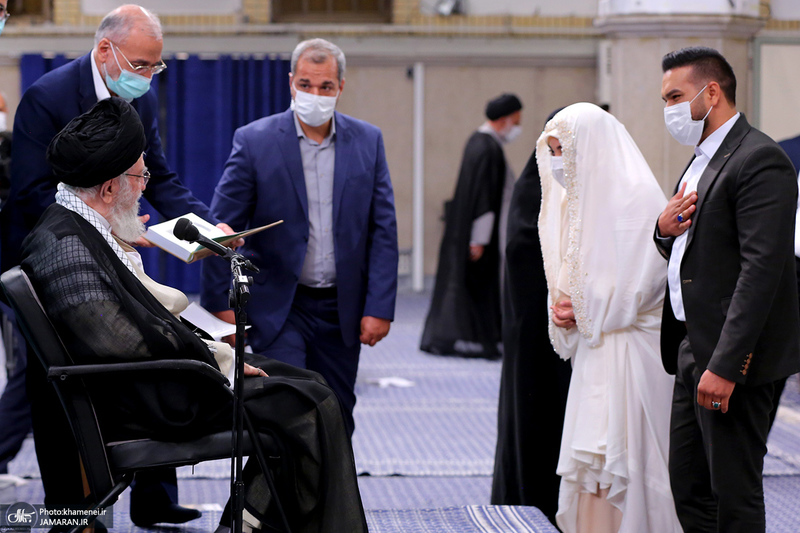 قرائت خطبه عقد خواهر شهید مدافع حرم مجید قربانخانی توسط رهبر انقلاب