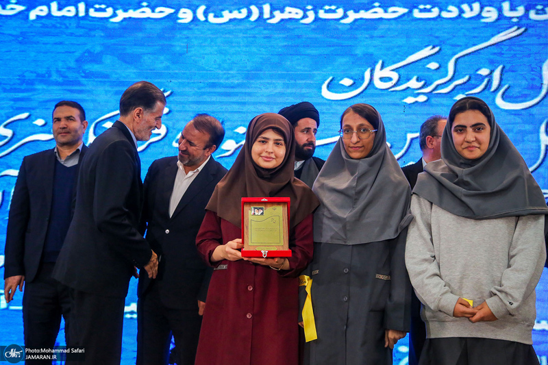مراسم تجلیل از دانش آموزان برگزیده فرهنگی، هنری و قرآن، عترت و نماز منطقه 19