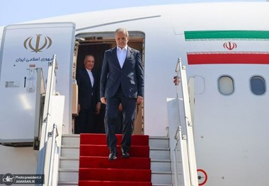 پزشکیان وارد ایروان پایتخت ارمنستان شد