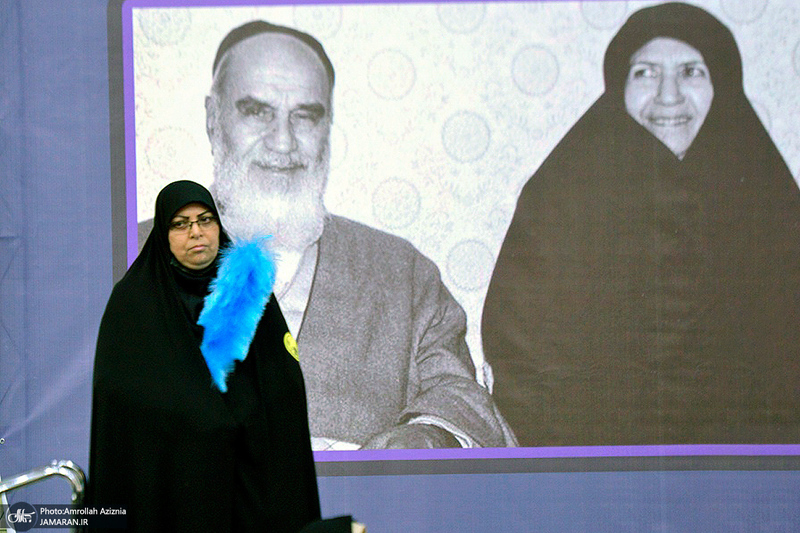 مراسم شب میلاد حضرت زهرا (س) و فرزند برومندش حضرت روح الله در حرم امام خمینی