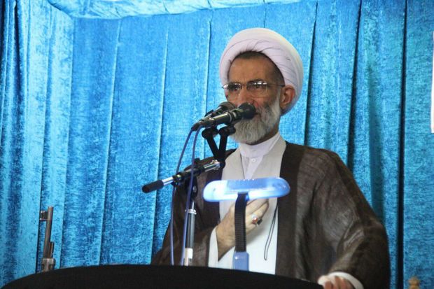 امام جمعه شهرکرد: حضور در انتخابات بیعت با حاج قاسم سلیمانی است