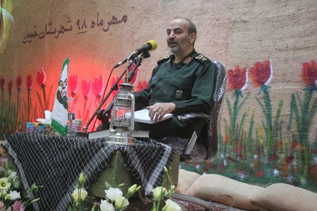 امام خمینی(ره) روحیه خودباوری در ملت ایران را جاودانه کرد