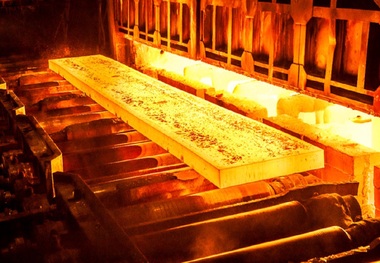 حمله اسرائیل به فولاد ایران جنگ با نان کارگران