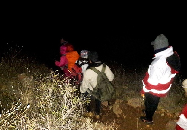 امدادگران 6 نفر را در ارتفاعات پرآو نجات دادند