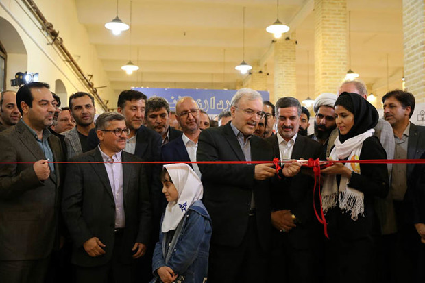 نمایشگاه بین‌ المللی عکس سلامت روان در زنجان افتتاح شد