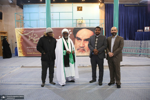 بازدید رهبر شیعیان کشور غنا از بیت امام خمینی در جماران