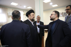 دیدار دکتر ظریف  معاون راهبردی رئیس جمهور و جمعی از مدیران با سید حسن خمینی