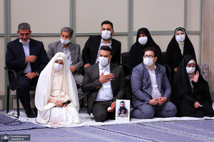 قرائت خطبه عقد خواهر شهید مدافع حرم مجید قربانخانی توسط رهبر انقلاب