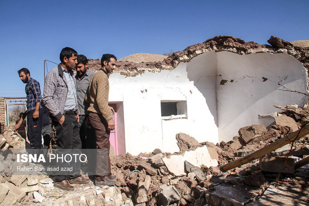 حضور جهادگران بسیجی در مناطق زلزله زده موجب التیام دردهای مردم زلزله زده است