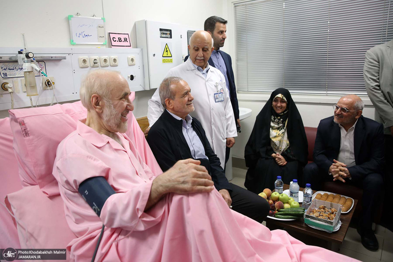 عیادت رئیس جمهوری از سید محمد خاتمی