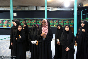 بازدید جمعی از دانشجویان انگلیسی و جمعی از دانش آموزان بندر دیر از جماران