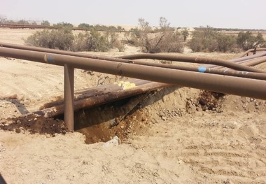 لوله نفتی در بخش غیزانیه اهواز دچار نشتی شد