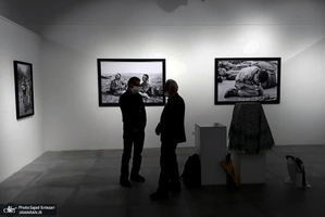 رونمایی از کتاب عکس«فرزندان روح الله» و افتتاح نمایشگاه «فرمانده من»