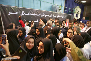 تجدید میثاق جمعی از جوانان هلال احمر با آرمان های حضرت امام خمینی (س)