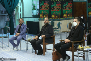 شب شعر «اين محرم وصفر است كه اسلام را زنده نگه داشته است» در حسینیه جماران