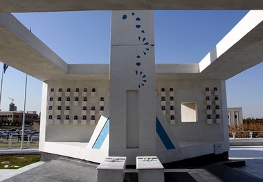 دانشگاه فردوسی مشهد 143 شهید در دوران دفاع مقدس داده است