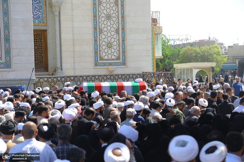 تشییع مرحوم آیت الله عباسعلی سلیمانی (ره) در حرم مظهر حضرت معصومه (س)