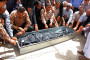 مراسم تشییع سمیه مهری قربانی اسید پاشی+ تصاویر