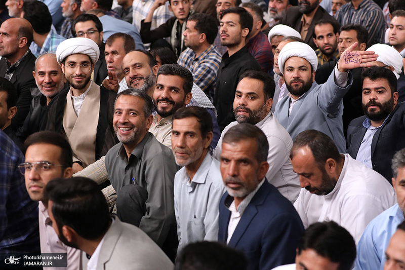 دیدار هزاران نفر از مردم سیستان و بلوچستان و خراسان جنوبی با رهبر انقلاب