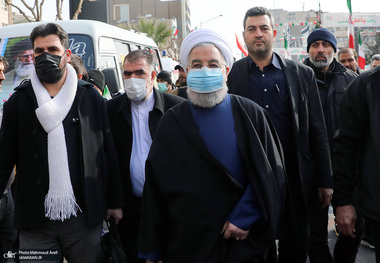 روحانی: نگذاریم اقلیتی قدرت‌طلب اکثریت را کنار بزنند که آن روز پایان انقلاب خواهد بود/ انقلاب اسلامی متعلق به همه مردم است/ امام خمینی، انقلاب اسلامی را با انتخابات تکمیل کرد