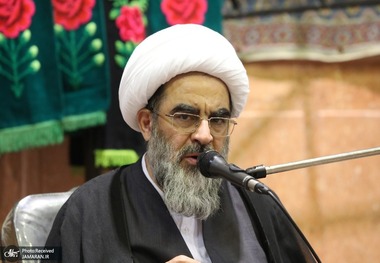 آیت‌الله جواد فاضل لنکرانی: آیت‌الله العظمی فاضل لنکرانی نسبت به وضع معیشت مردم همیشه فریاد می‌زد/ امام در بین شاگردان خود، روحیه قیامت‌باوری را تثبیت کرده بود/ برخی در انتخابات برای اینکه دو روز روی صندلی بنشینند، بی‌تقوایی می‌کنند