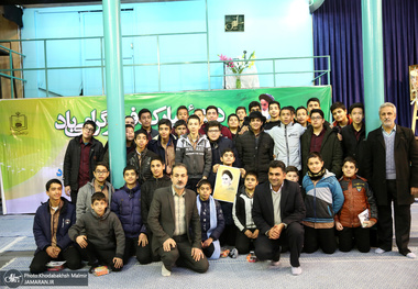 تجدید میثاق دانش آموزان و اقشار مختلف مردم با امام (س) در حسینیه جماران